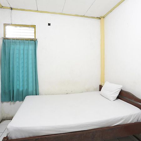 Oyo 93119 Guest House Leo Patra Muara Badak Exterior foto