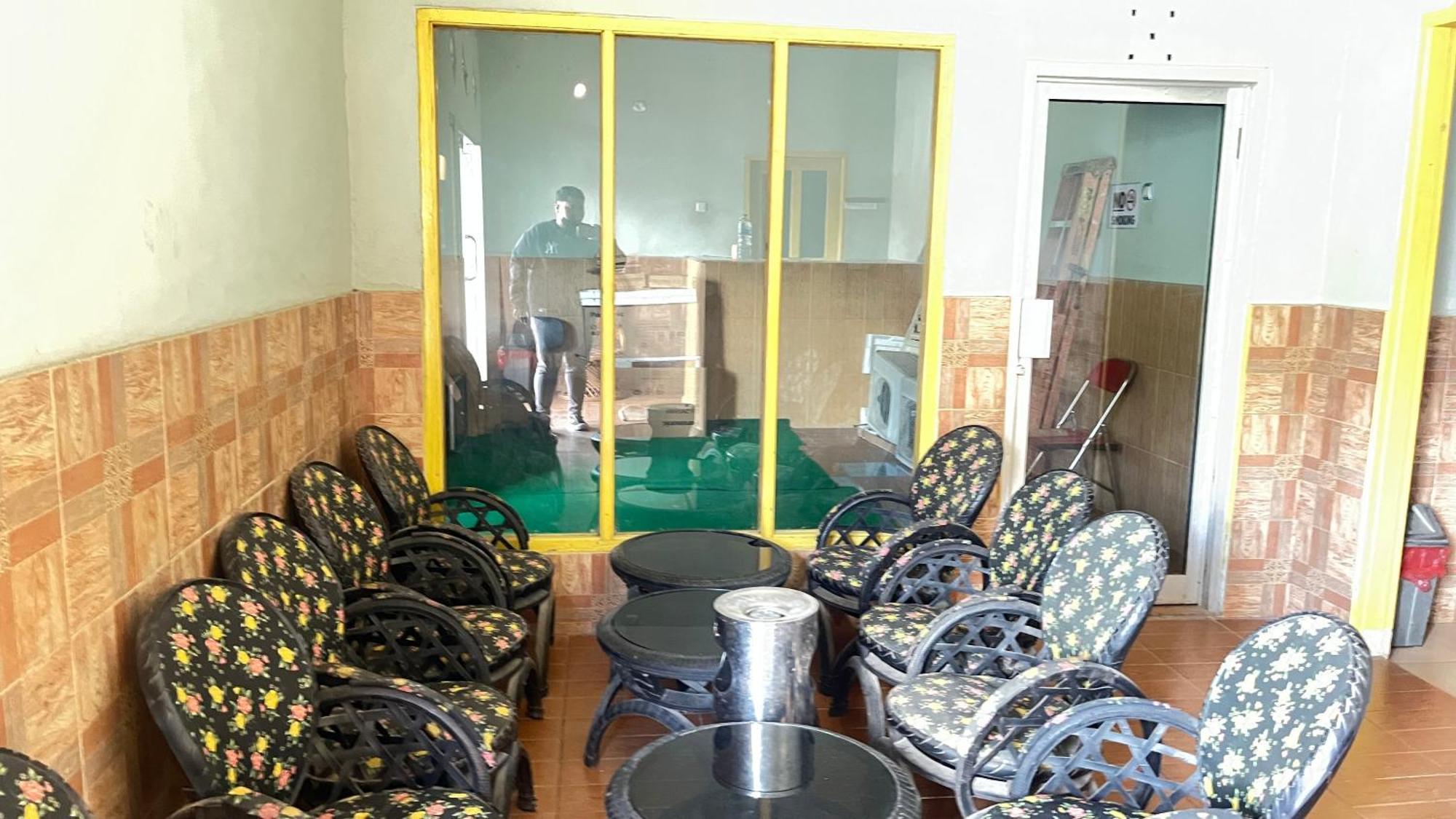Oyo 93119 Guest House Leo Patra Muara Badak Exterior foto
